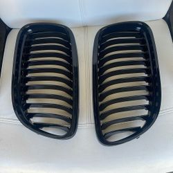 Dos Parrillas De Un B M W 