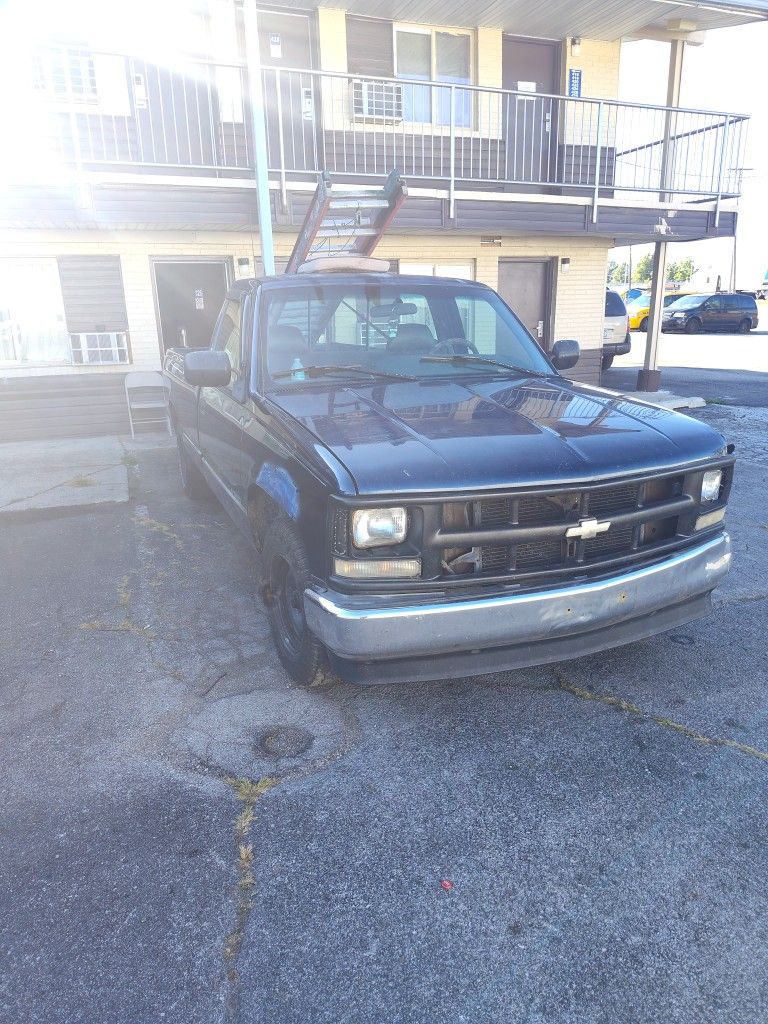 Chevy C1500 Pickup Truck
