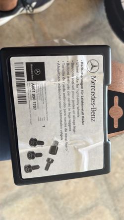 Complete wheel lock set for Mercedes Benz