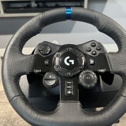 Logitech G923 with pedals