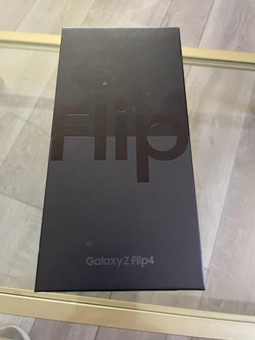 Brand New Samsung  Galaxy Z Flip 4