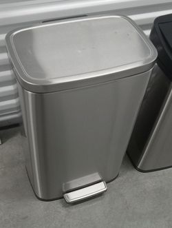 STAINLESS STEEL GARBAGE CAN