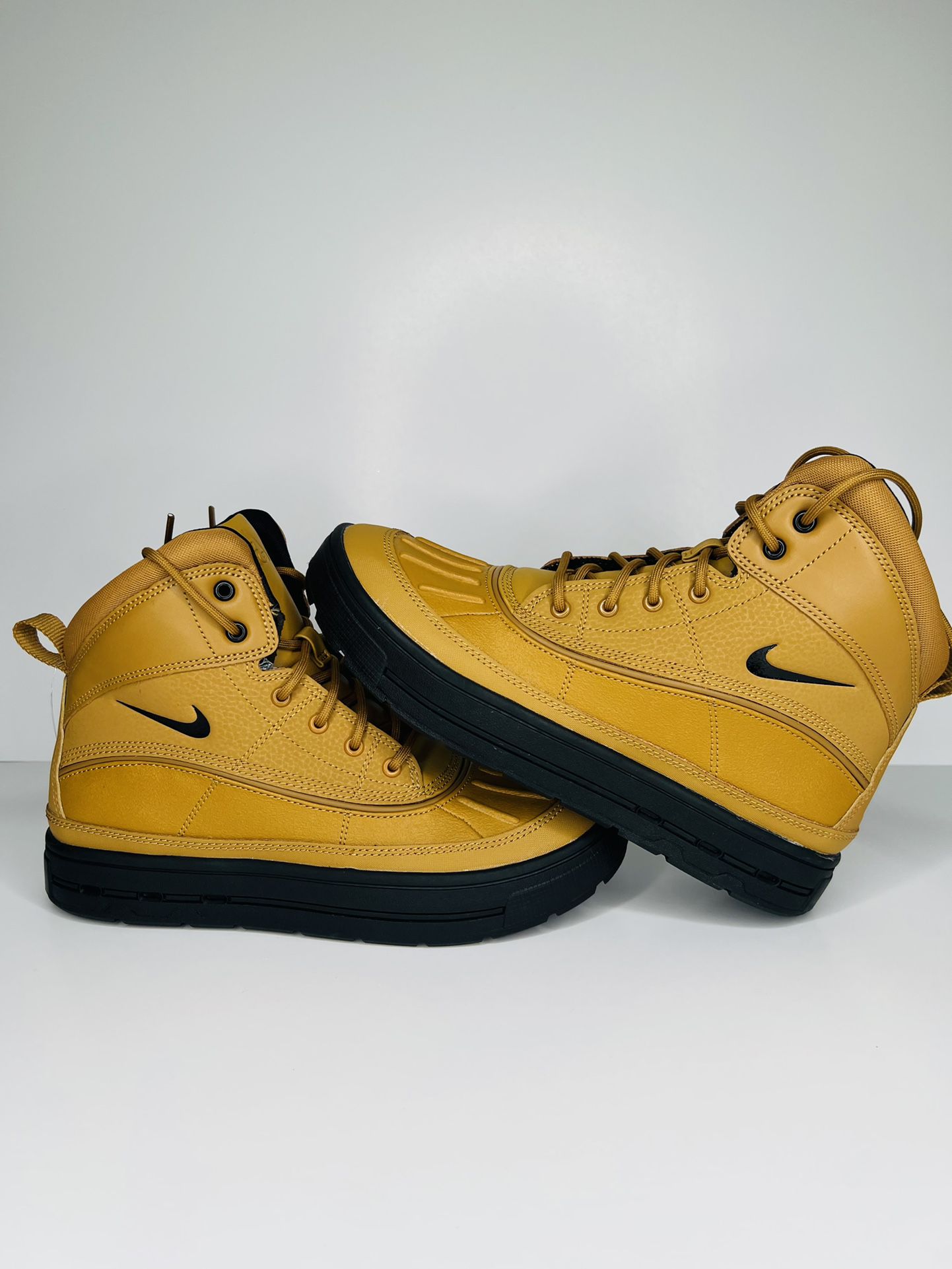 Nike Youth ACG Woodside 2 II Wheat Black  524872-703 Snow Hiking Boots Size 6.5Y Women size 8 Brand new without original box  100% authentic  Fast shi