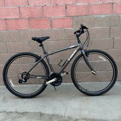 Trek Verve Hybrid bike Frame size 17.5”/ Tire Size 29”