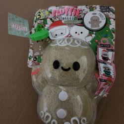 Fluffie Stuffiez Pull the Fluff!! game/toy