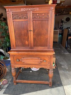 Beautiful vintage Angelus hutch