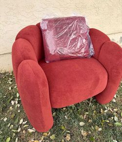 New Art Leon Petal Accent Barrel Chair with Pillows - Red Red Velvet Modern Armchair