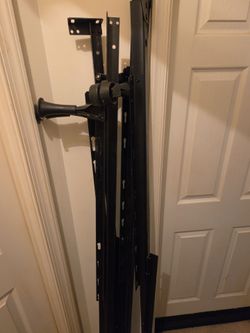 Metal bedframe for mattress