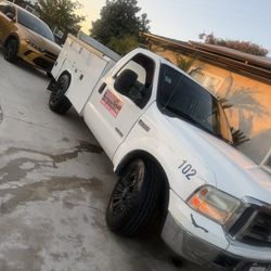 2004 Ford E-350