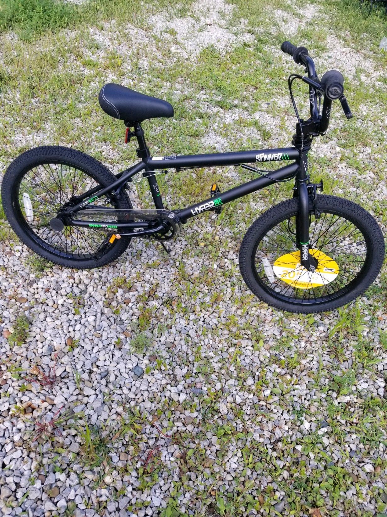 BOYS HYPER SPINNER BMX BIKE (PRICE IS FIRM)