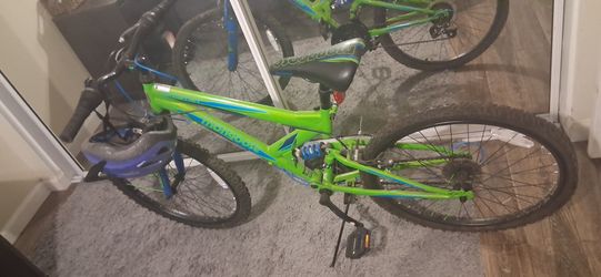Kids mountain bike mongoose almost new
