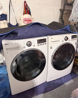 LG TrueSteam Washer & Dryer