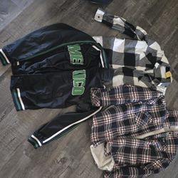 Boys Clothes Size Between  12 ,14 Ans 16  All Sold In Bundle