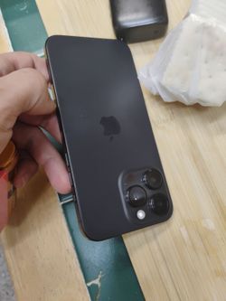 Screen lock no carrier brand new literally doesn't have a scratch anywhere on it