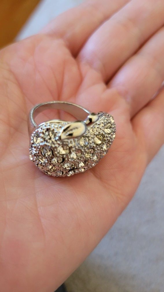 Silver Tone Apple Ring With Rhinestones