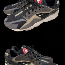 Nike Air Huarache Runner Size 11