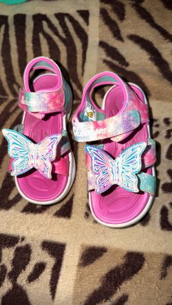 9t girl Skechers