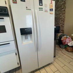 Amana refrigerator