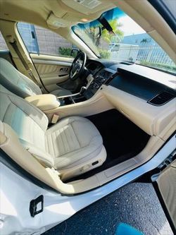 2014 Ford Taurus