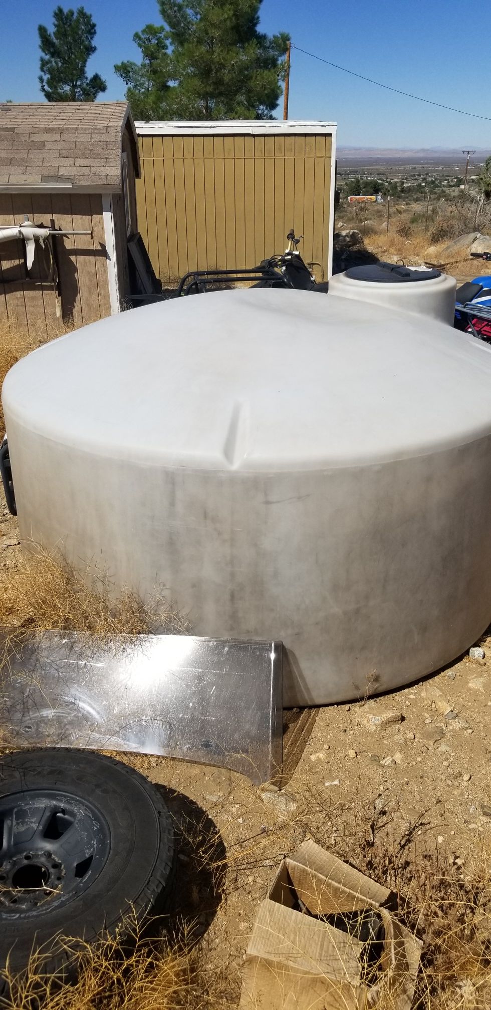 1100 gallon plastic water tank