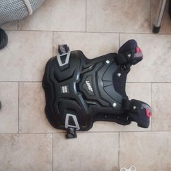 LEATT  chest protector