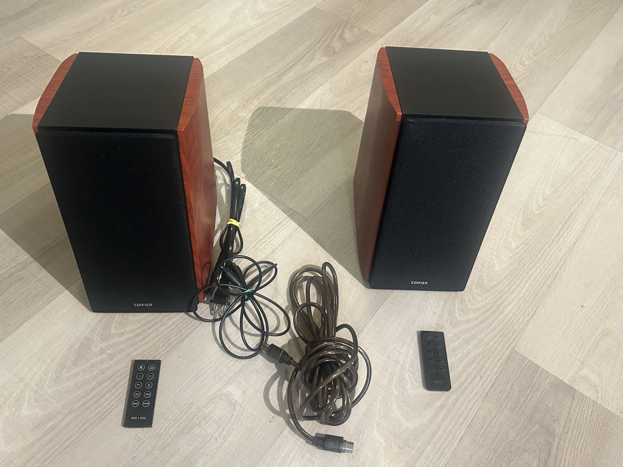 Edifier R2000db Extension Cable Edifier R2000DB Speakers for Sale in Town 'n' Country, FL - OfferUp