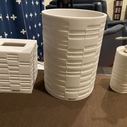 DKNY Bathroom Accessory Set