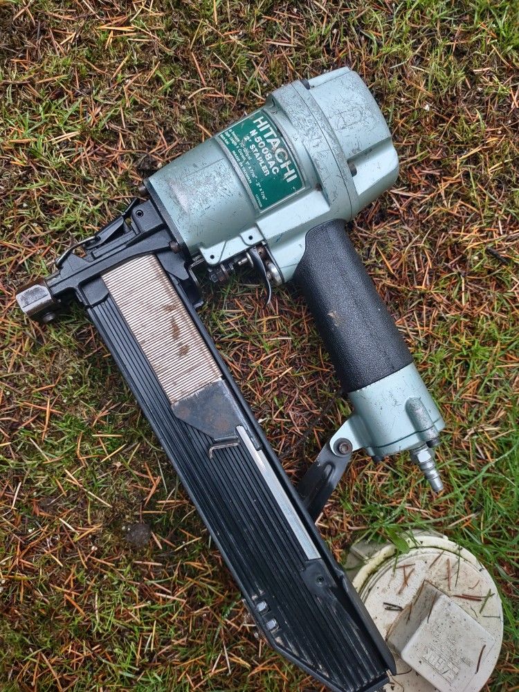 Hitachi Staple Gun
