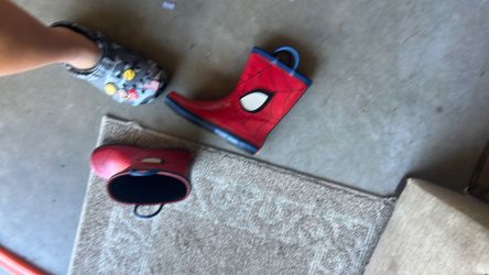 Kids rain boots spider man size 2.3