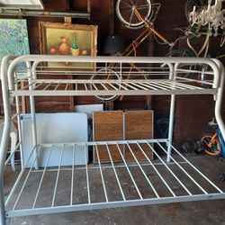 Tv 32" Bunk Bed And Lawnmower 