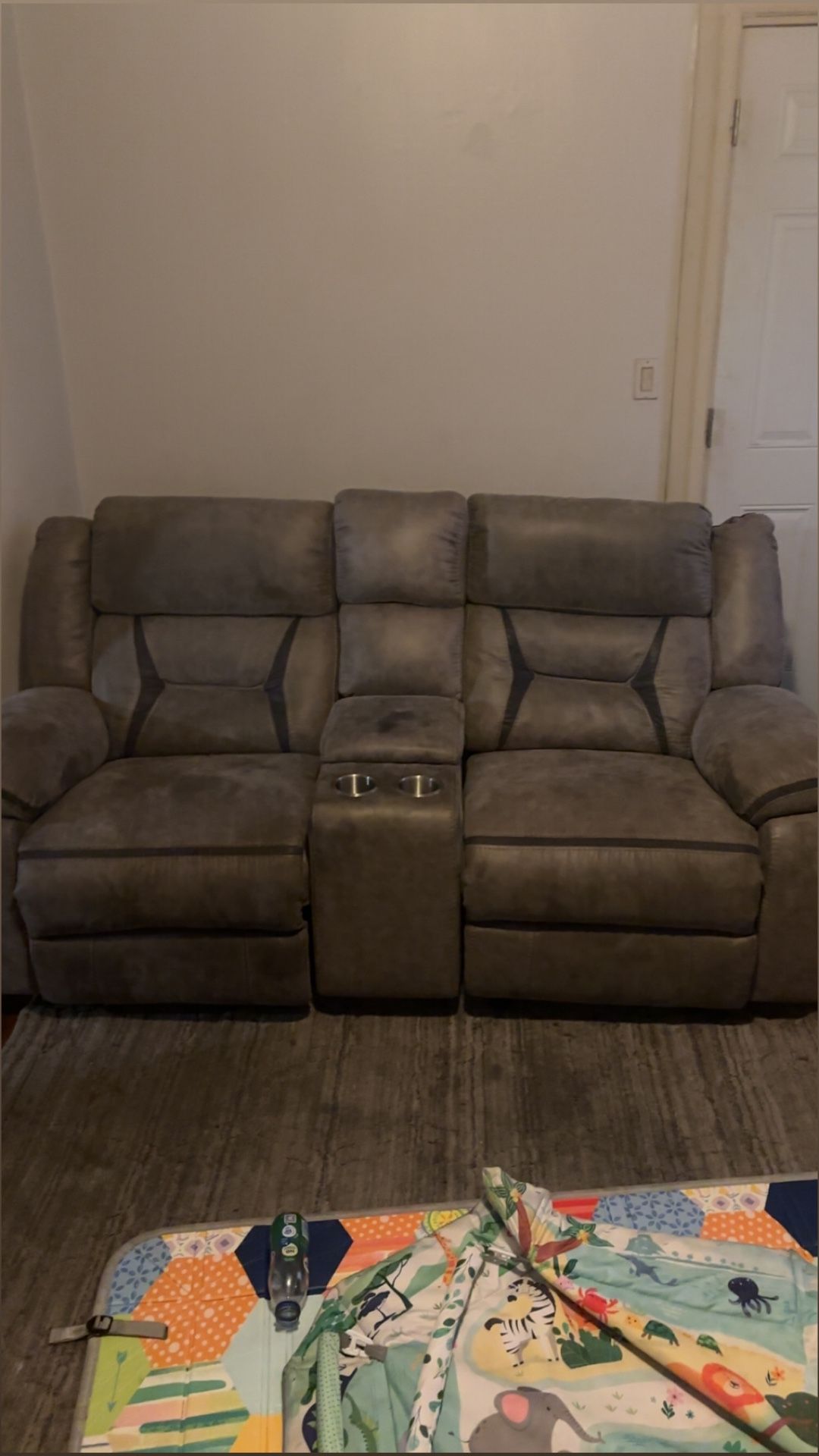 2 Sofas