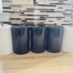 5 METAL CANISTER In good condition (cash & pick up only)