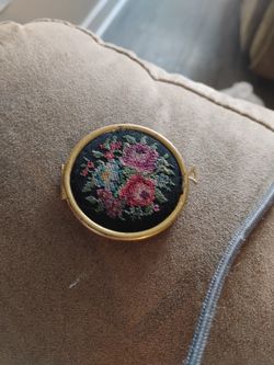 Avon Needlepoint Vintage 