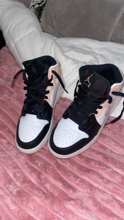 Nike Air Jordan 1 Mid Crimson Tint