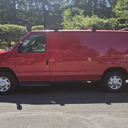 2013 Ford E 150 (CONVERTED CAMPER)