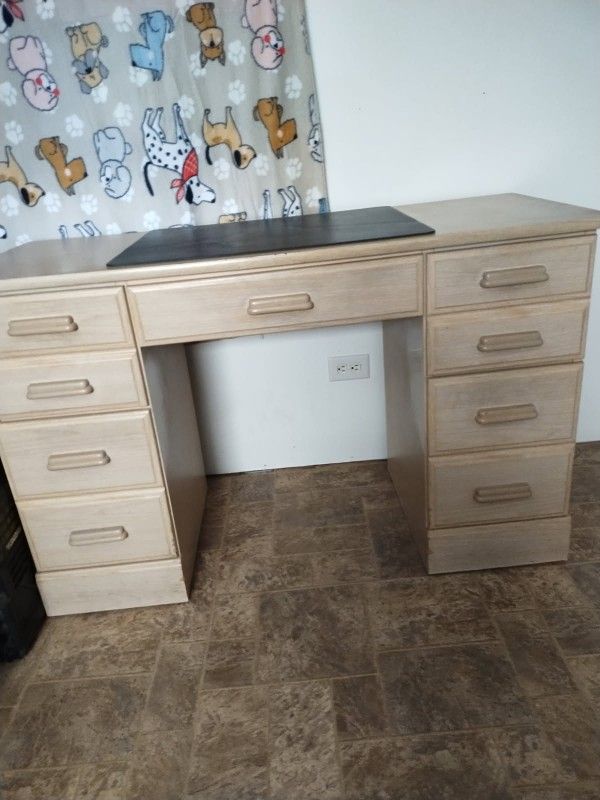 Nice Desk