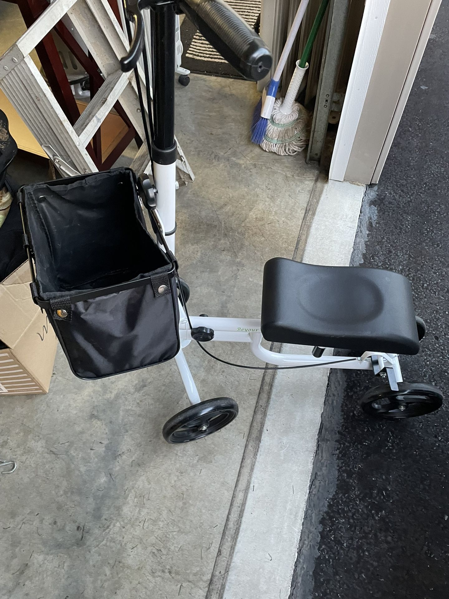Knee Scooter