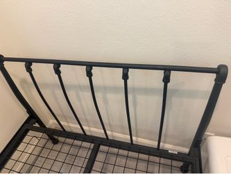 Metal Day bed-Twin with bedside table