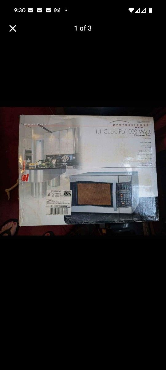 Emerson Microwave Oven Professional Series