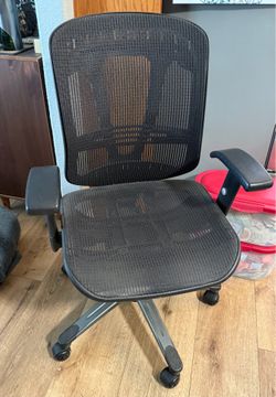 Ergonomic Desk chair. Excellent