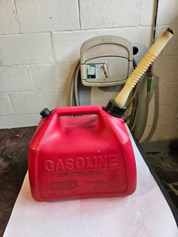 2.5 GALLON GASOLINE CONTAINER