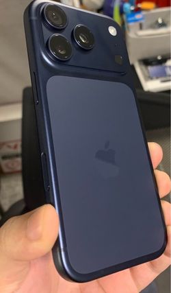 Apple iPhone iPhone 17 -deep blue