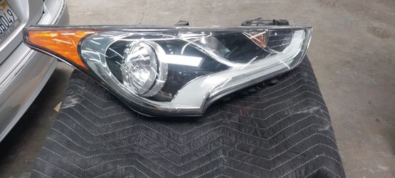 2012 - 2017 hyundai veloster passenger headlight