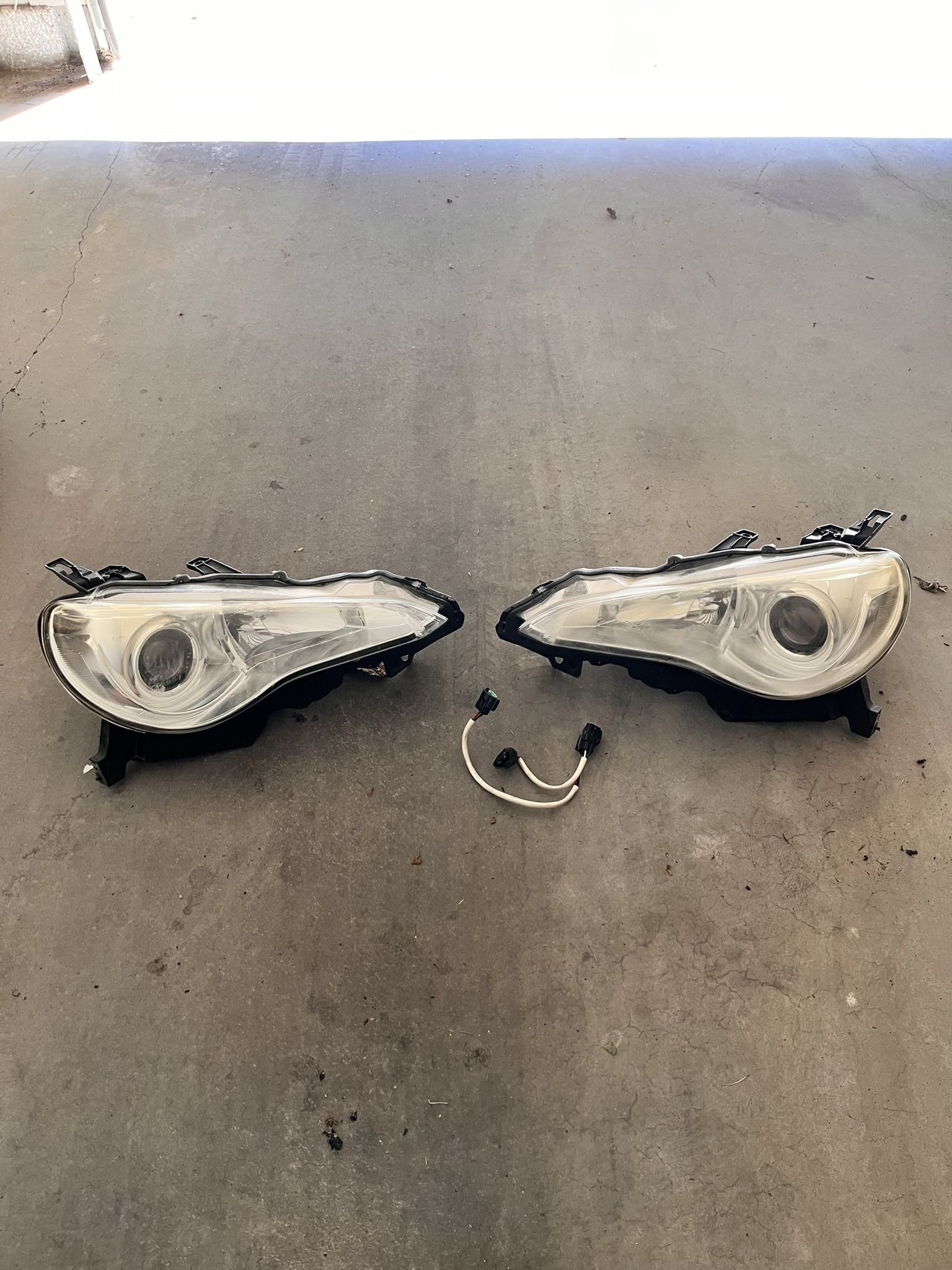 OEM Headlights (Pair) - Scion FR-S / Subaru BRZ / Toyota 86 (2013-2016)