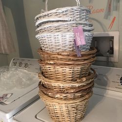 (3)sturdy handled baskets