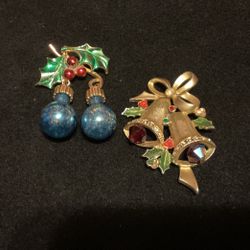 2 Vintage Goldtone Christmas Brooches 