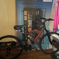 Hyper Shocker Mountain Bike (24in) Red