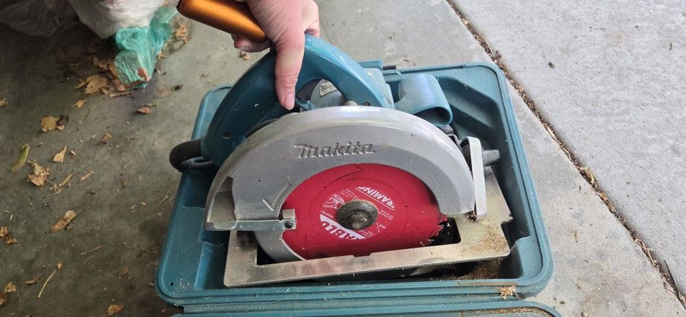 Milwaukee circular saw