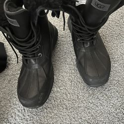 Size 11 Ugg Boots Black And Brown 