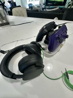 Xbox series s/x controller with headphones/with charging station